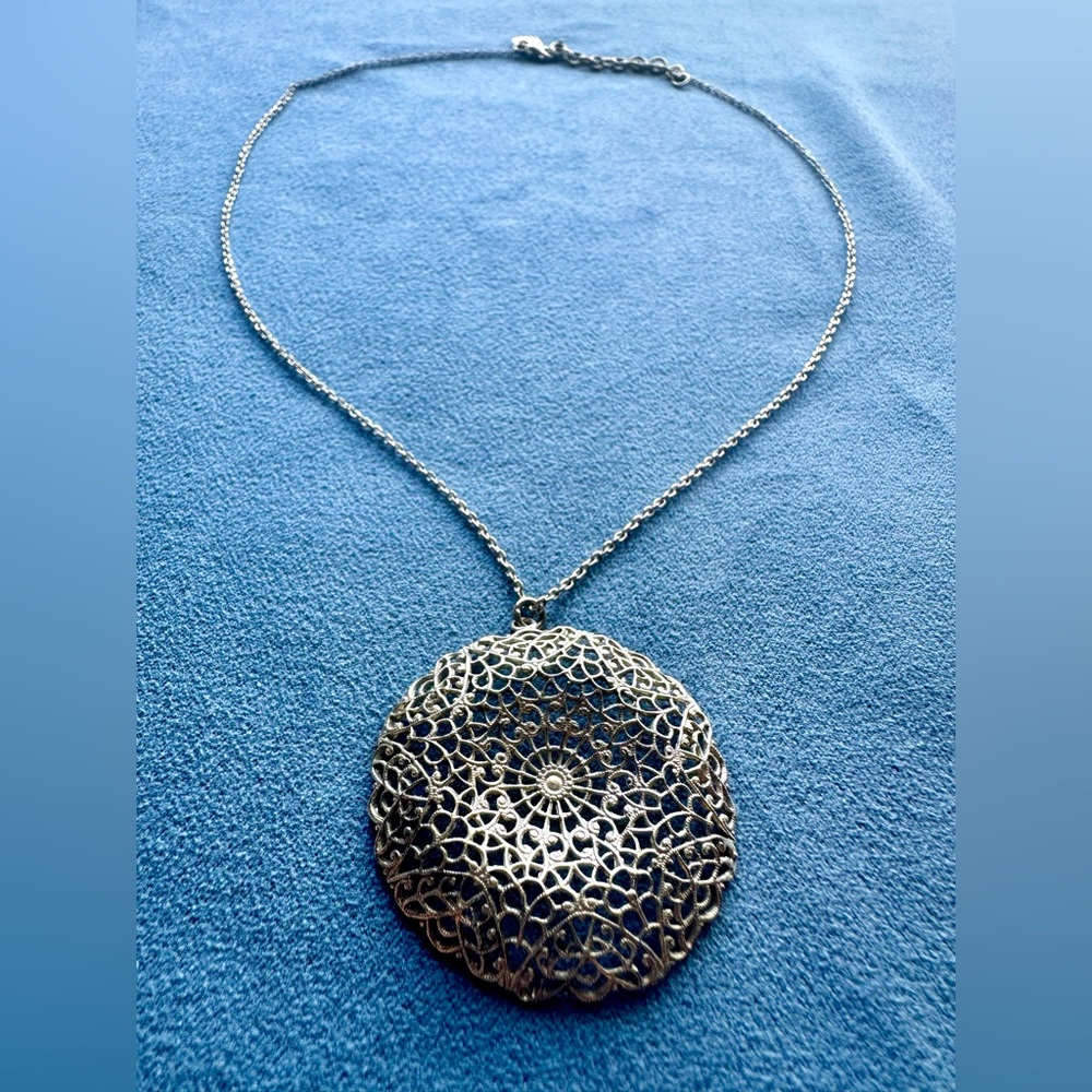 Stella & Dot Filigree Sterling Silver Pendent Necklace